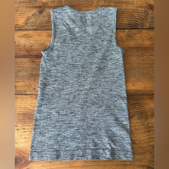 Athleta Textured Heather Blue Yoga Top Size S - Picture 4 of 5